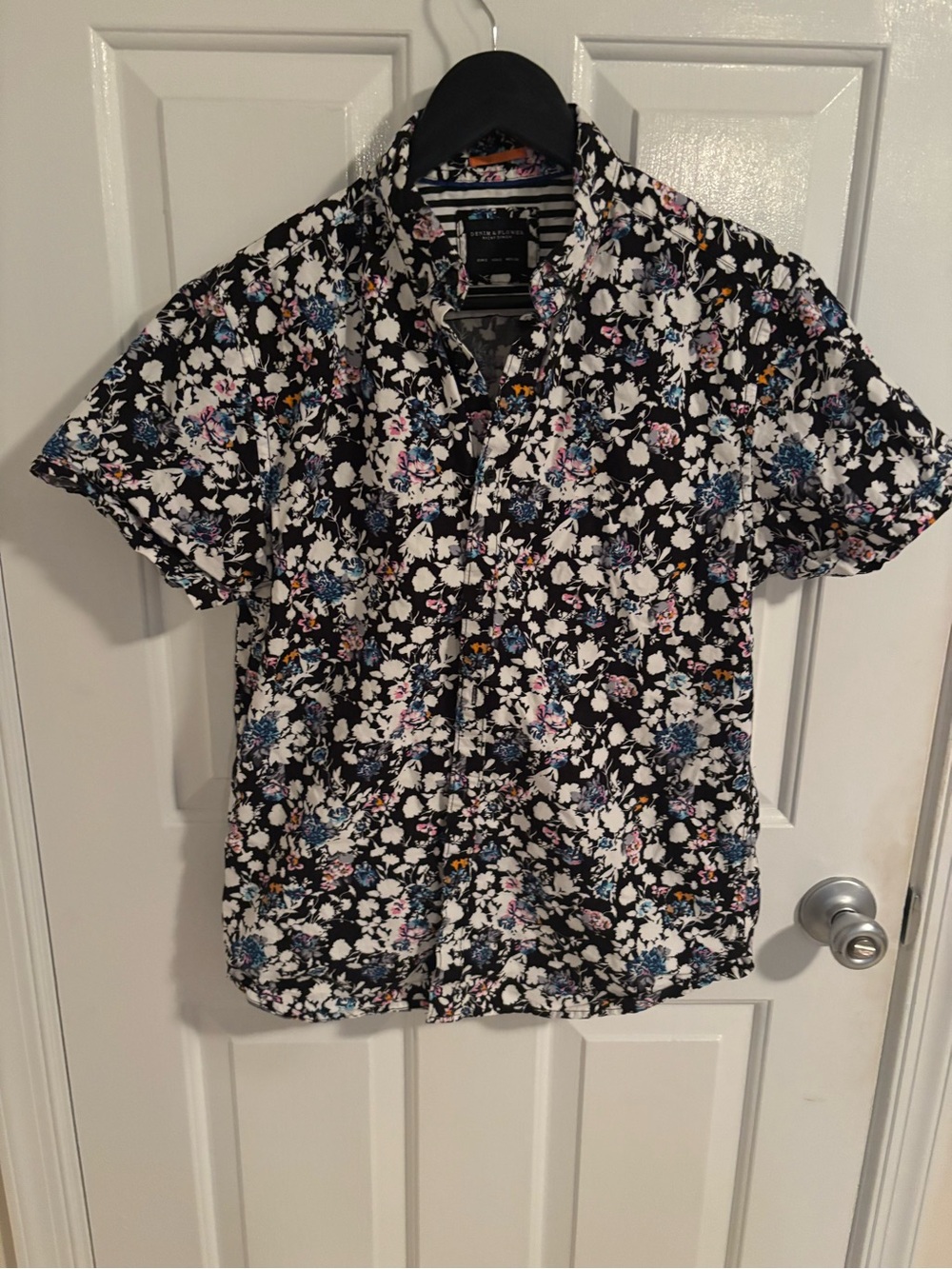 Make offer! Denim & Flower Mickey Singh Black Floral Short-Sleeve Shirt Small